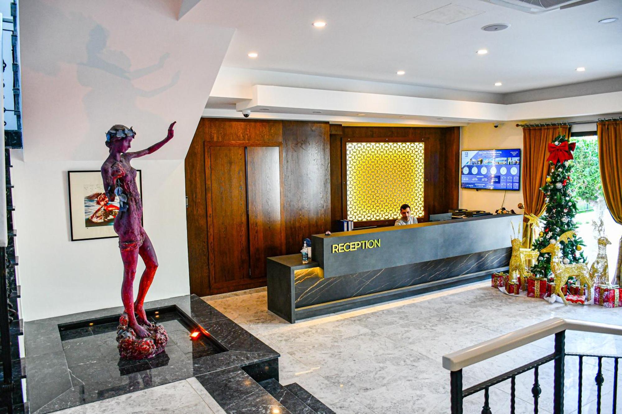 Dorana Hotel Кирения Экстерьер фото